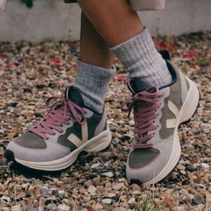 Veja Venturi suede sneaker